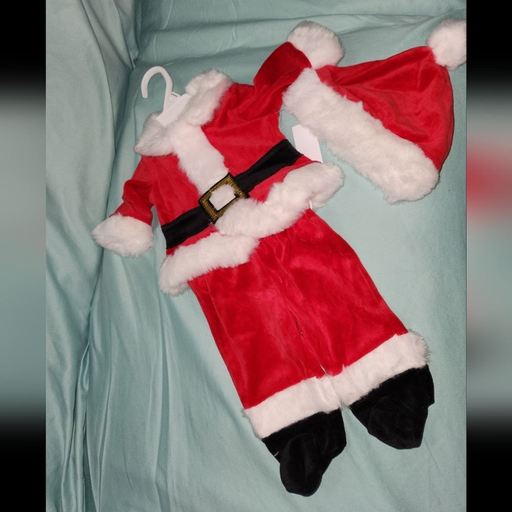 Newborn Santa Suit with Hat, size Newborn with tags.